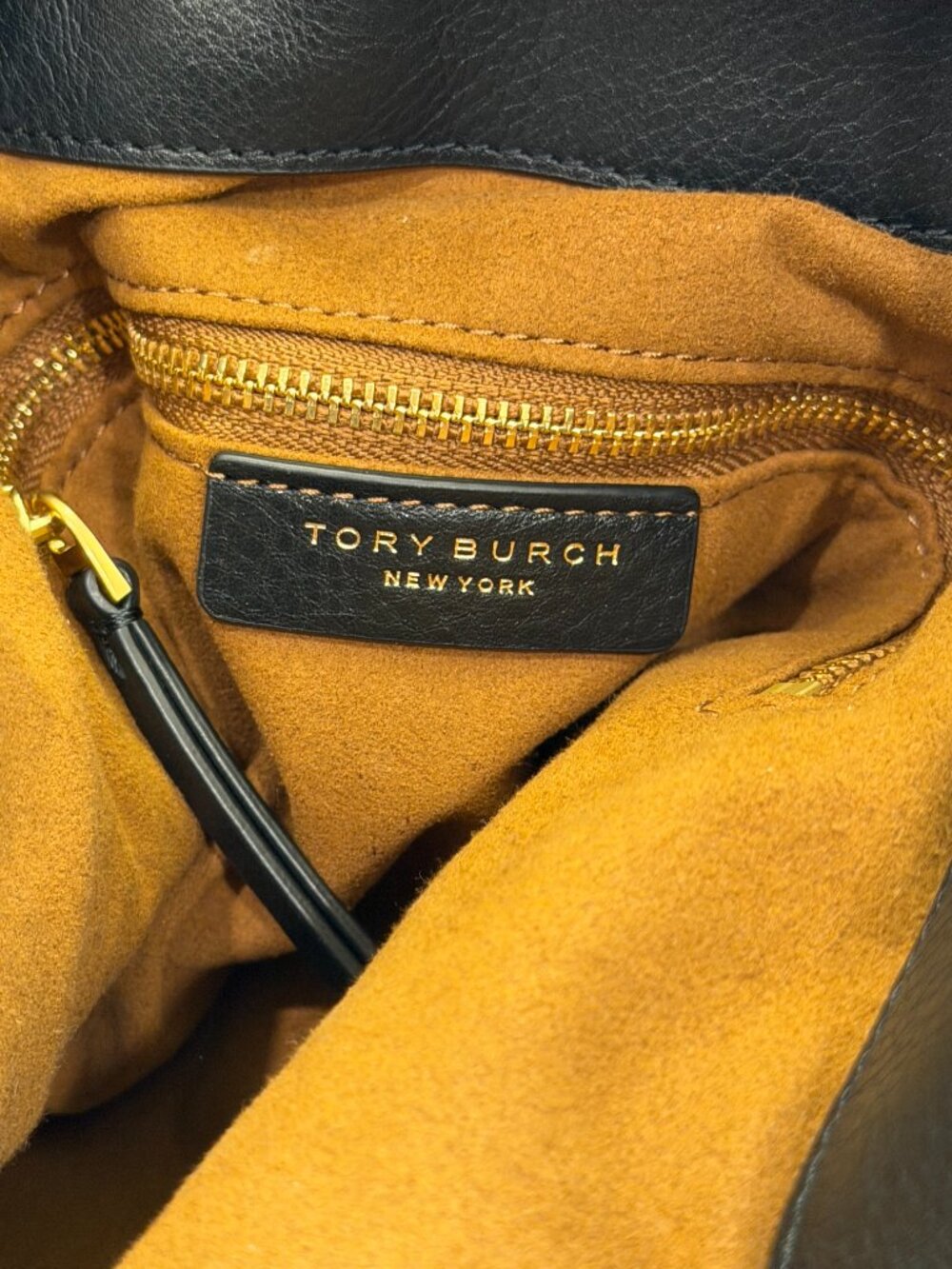 TORY BURCH LARGE CHARLIE QUILTED DRAWSTRING SHOULDER BAG, BLACK - Picture 11 of 15